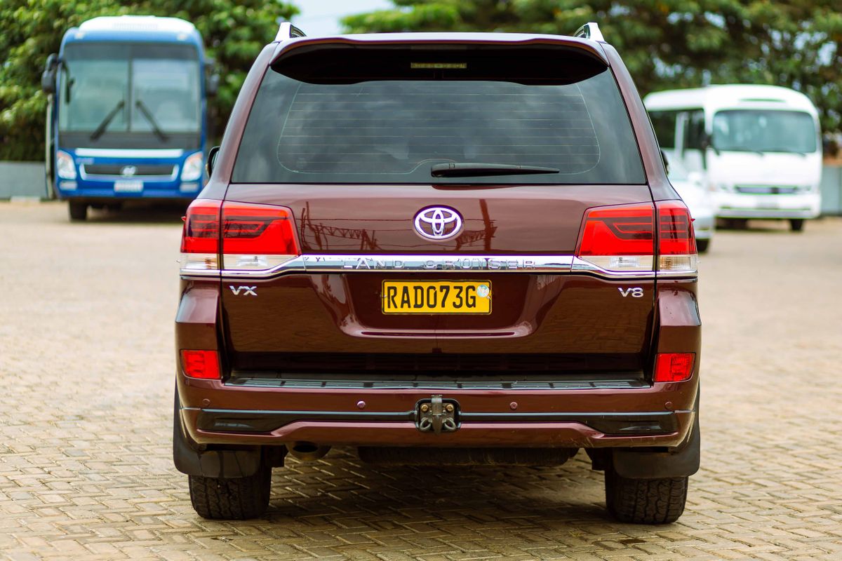 Toyota Land Cruiser with the three-oval emblem on the tailgate